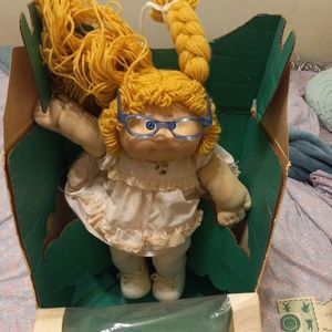 Cabbage Patch Kids 1985 Ouinby Martha doll still in box